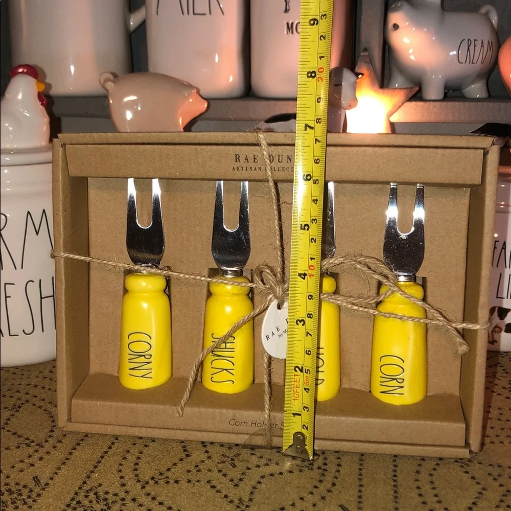 Rae Dunn CORNY SHUCKS HOLD CORN Corn Holder Set of 4 (Yellow)
